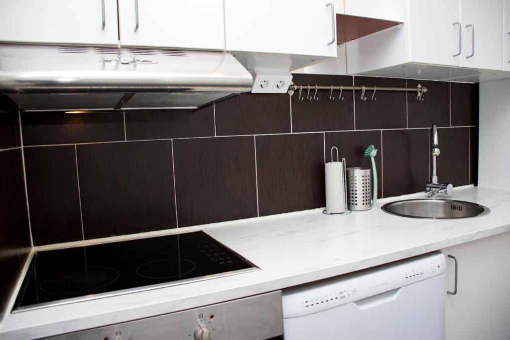 Entire Apartment Malmo 2 Bedrooms-Tv Lounge-Balcony Esterno foto