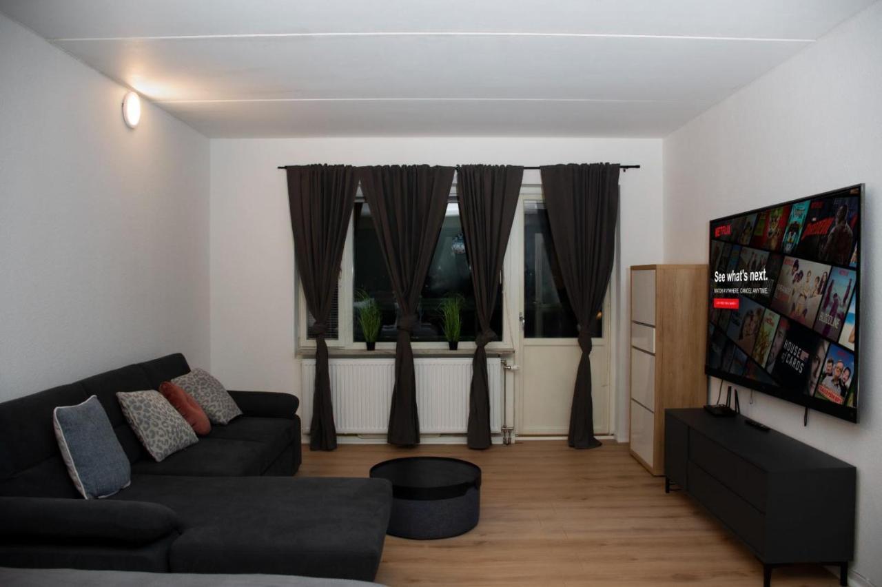 Entire Apartment Malmo 2 Bedrooms-Tv Lounge-Balcony Esterno foto